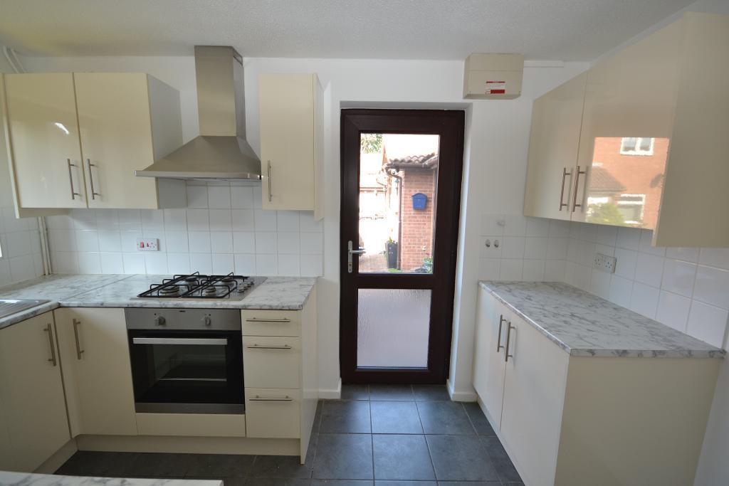 3 Bedroom Link-Detached to Rent in Milton Keynes, MK13 9DZ