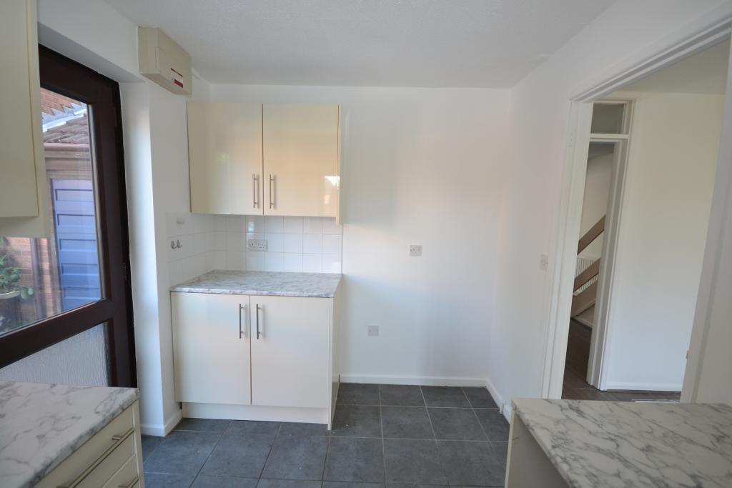 3 Bedroom Link-Detached to Rent in Milton Keynes, MK13 9DZ
