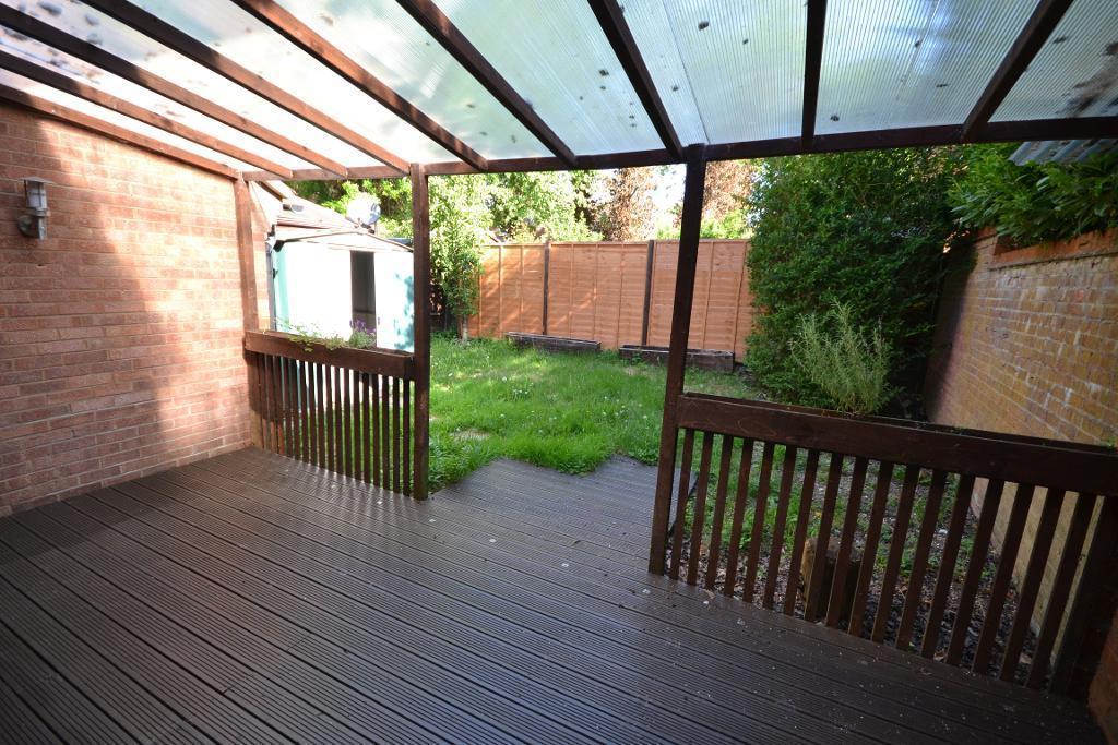 3 Bedroom Link-Detached to Rent in Milton Keynes, MK13 9DZ