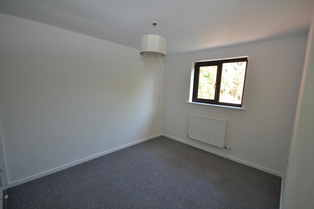 3 Bedroom Link-Detached to Rent in Milton Keynes, MK13 9DZ