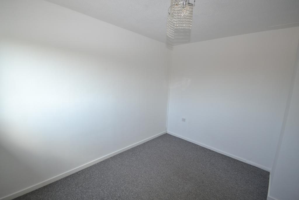 3 Bedroom Link-Detached to Rent in Milton Keynes, MK13 9DZ