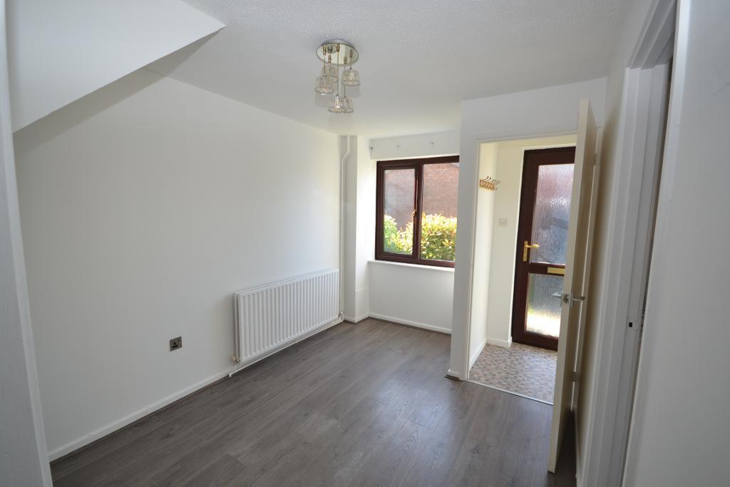 3 Bedroom Link-Detached to Rent in Milton Keynes, MK13 9DZ