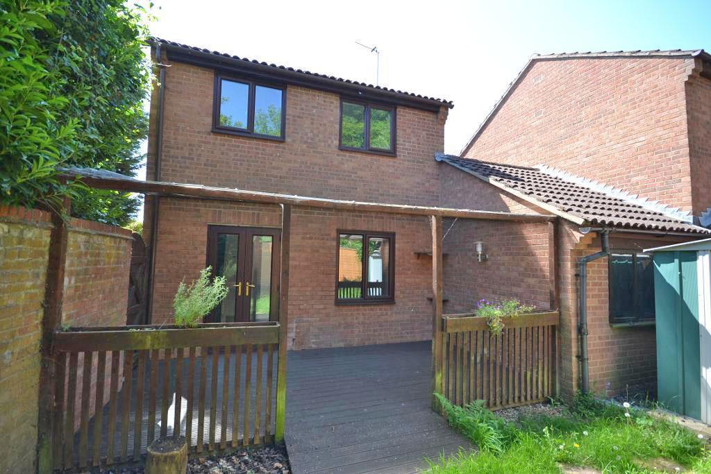 3 Bedroom Link-Detached to Rent in Milton Keynes, MK13 9DZ