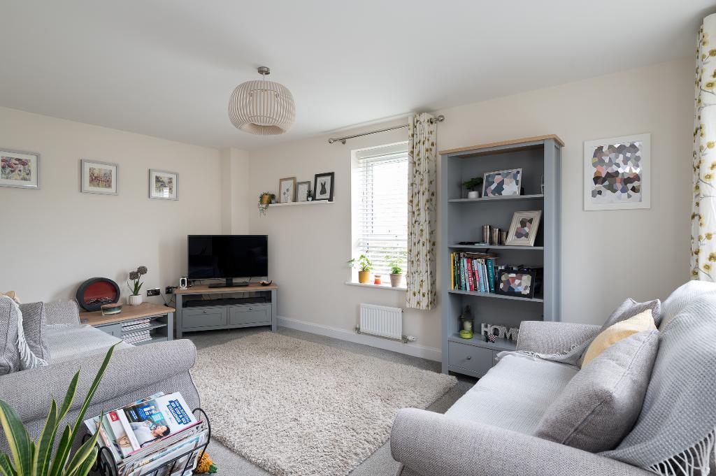 4 Bedroom Semi-Detached for Sale in Milton Keynes, MK10 7JZ
