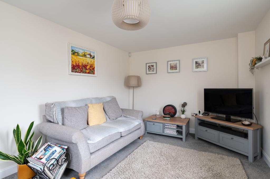 4 Bedroom Semi-Detached for Sale in Milton Keynes, MK10 7JZ