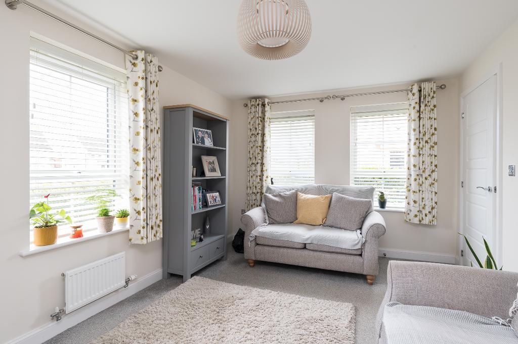 4 Bedroom Semi-Detached for Sale in Milton Keynes, MK10 7JZ