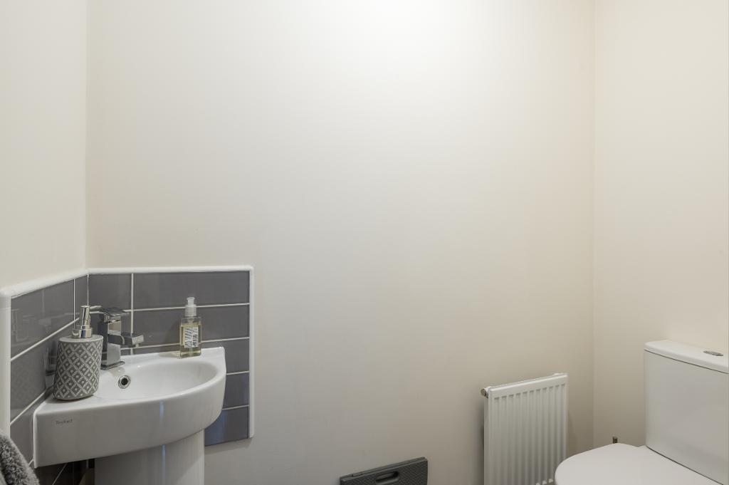 4 Bedroom Semi-Detached for Sale in Milton Keynes, MK10 7JZ
