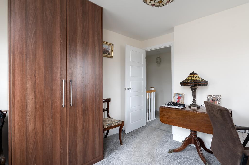 4 Bedroom Semi-Detached for Sale in Milton Keynes, MK10 7JZ