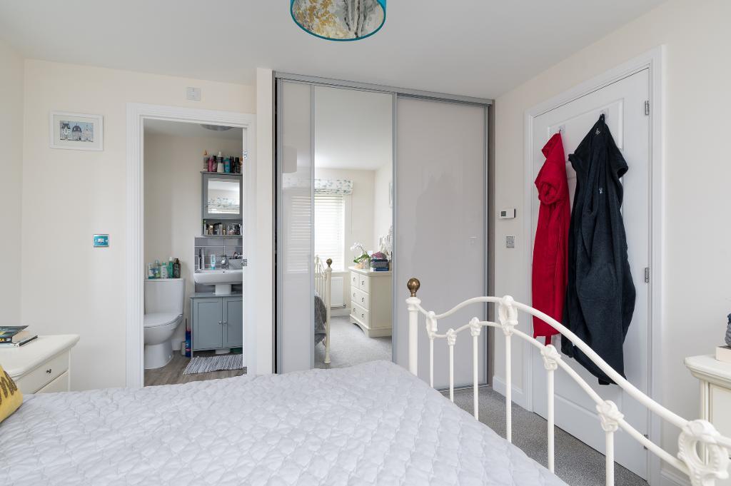 4 Bedroom Semi-Detached for Sale in Milton Keynes, MK10 7JZ