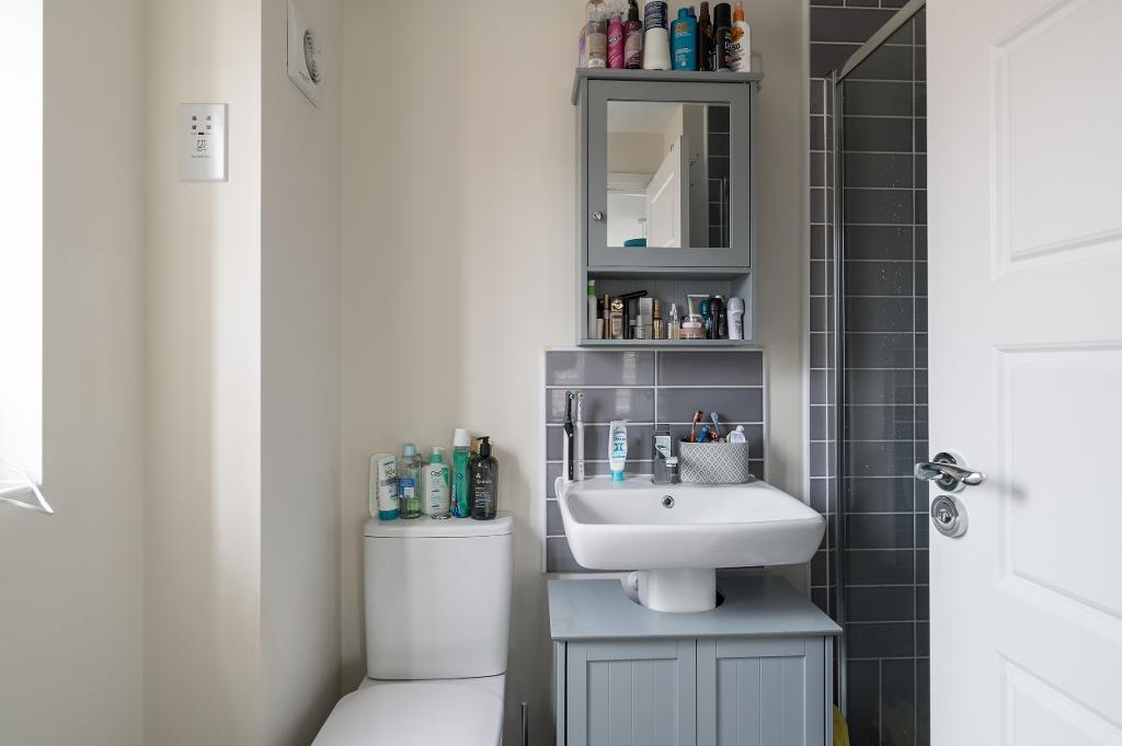 4 Bedroom Semi-Detached for Sale in Milton Keynes, MK10 7JZ