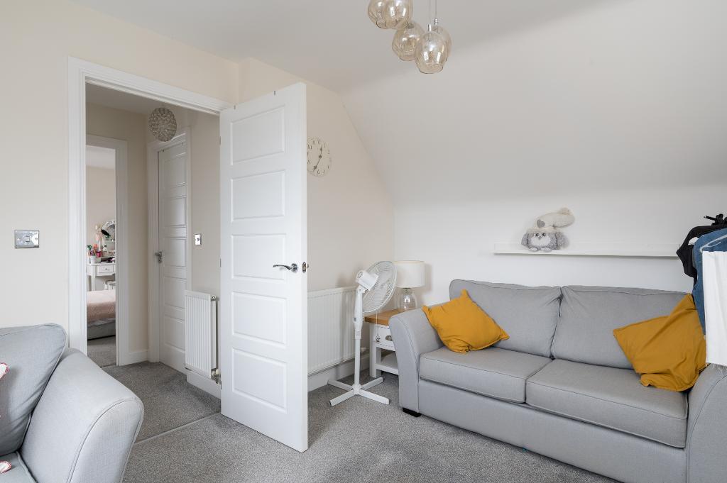 4 Bedroom Semi-Detached for Sale in Milton Keynes, MK10 7JZ