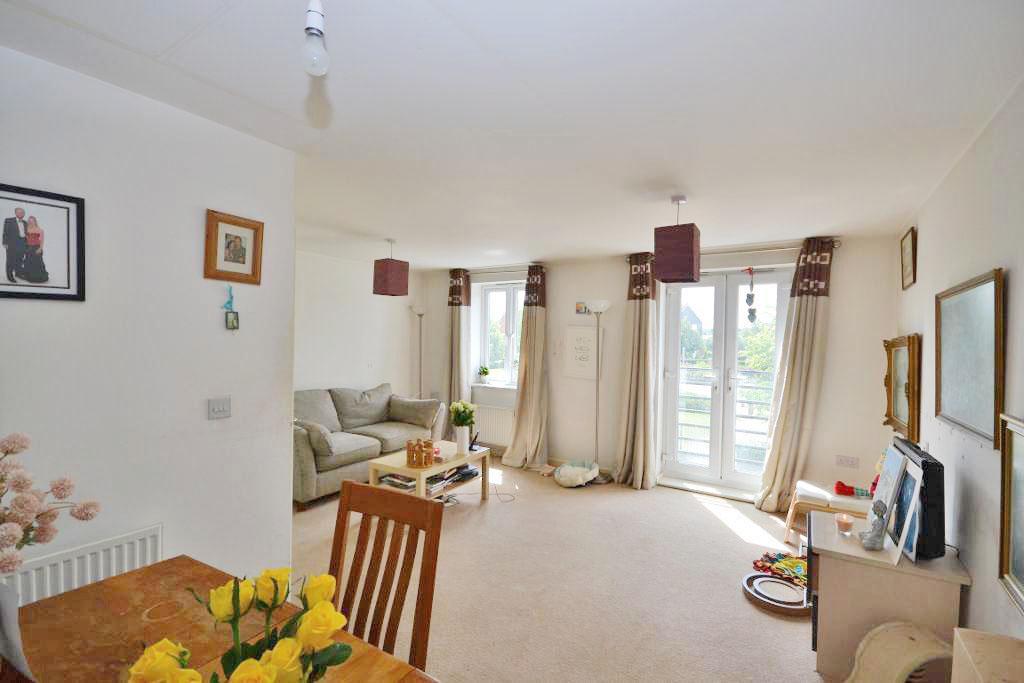 4 Bedroom Semi-Detached for Sale in Milton Keynes, MK10 7DD