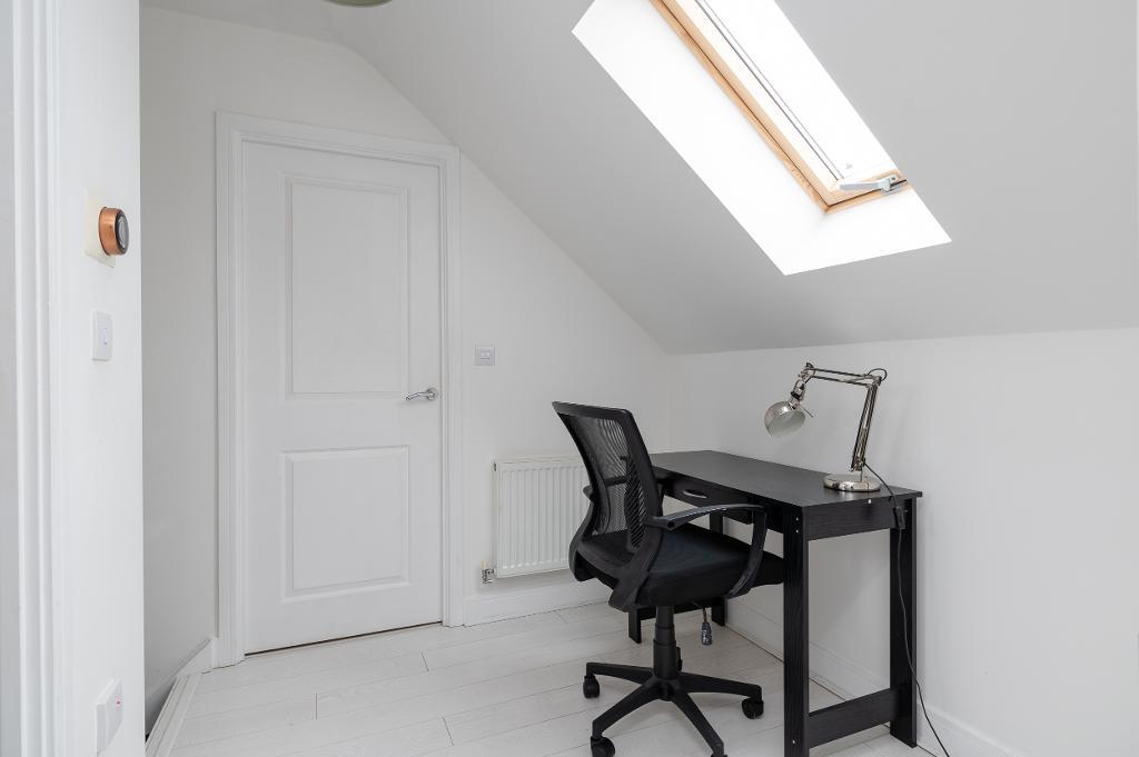 5 Bedroom Detached for Sale in Milton Keynes, MK10 7BE
