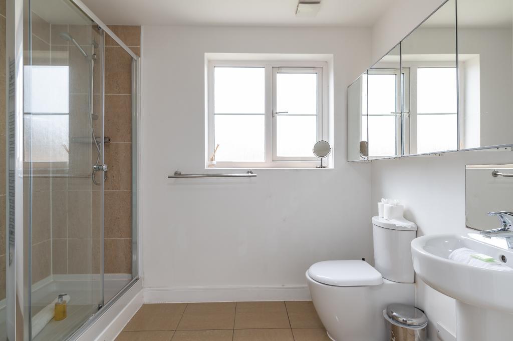 5 Bedroom Detached for Sale in Milton Keynes, MK10 7BE