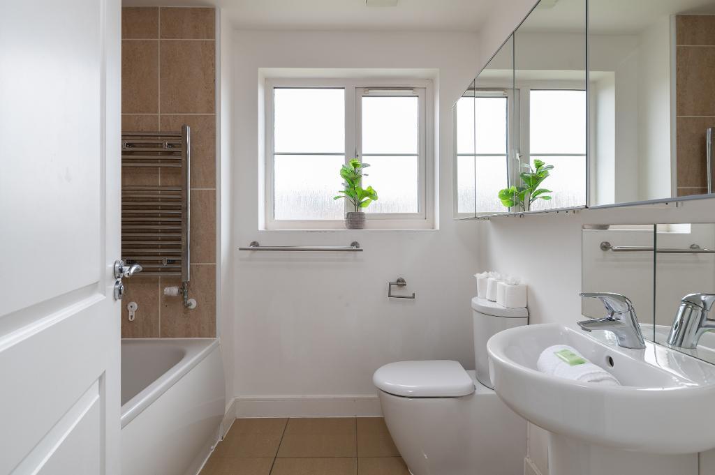5 Bedroom Detached for Sale in Milton Keynes, MK10 7BE