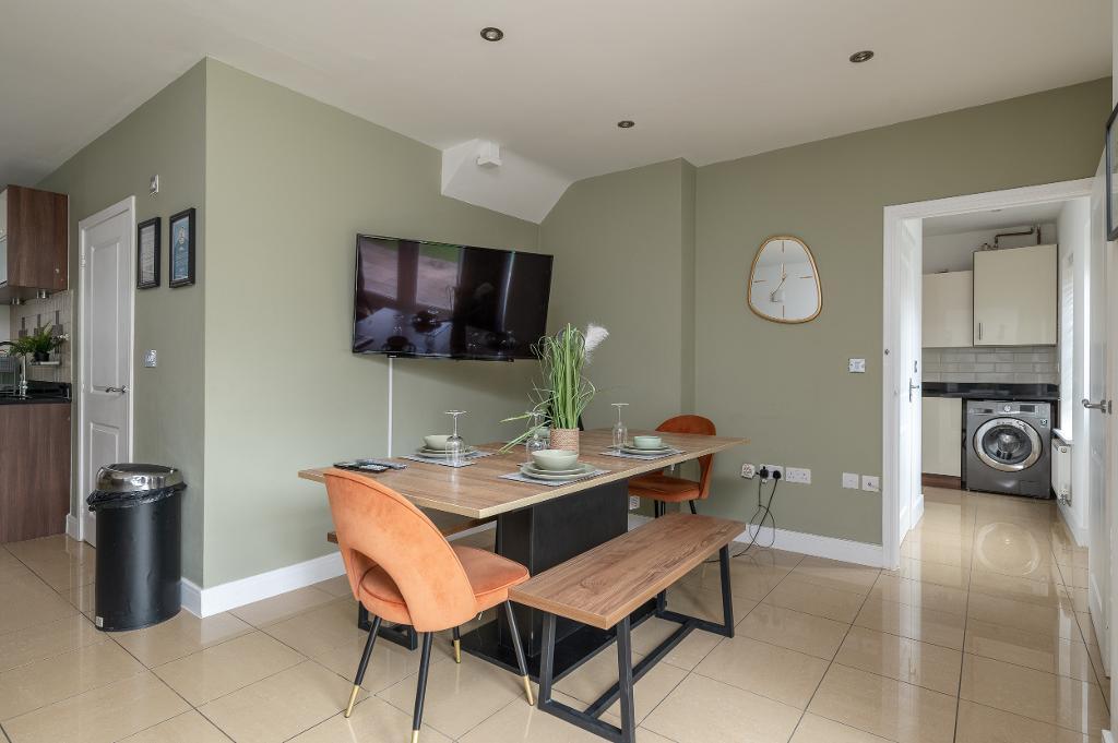 5 Bedroom Detached for Sale in Milton Keynes, MK10 7BE