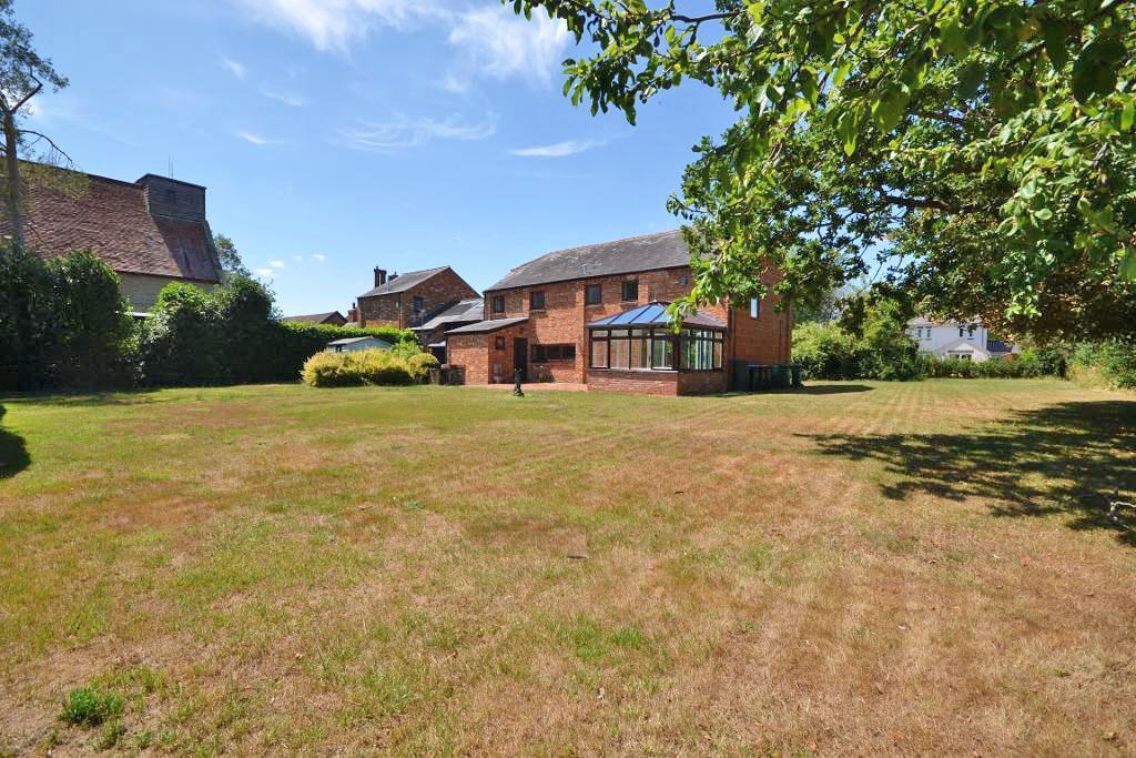 Cowdray Close, Woolstone, Milton Keynes, Buckinghamshire, MK15 0AP