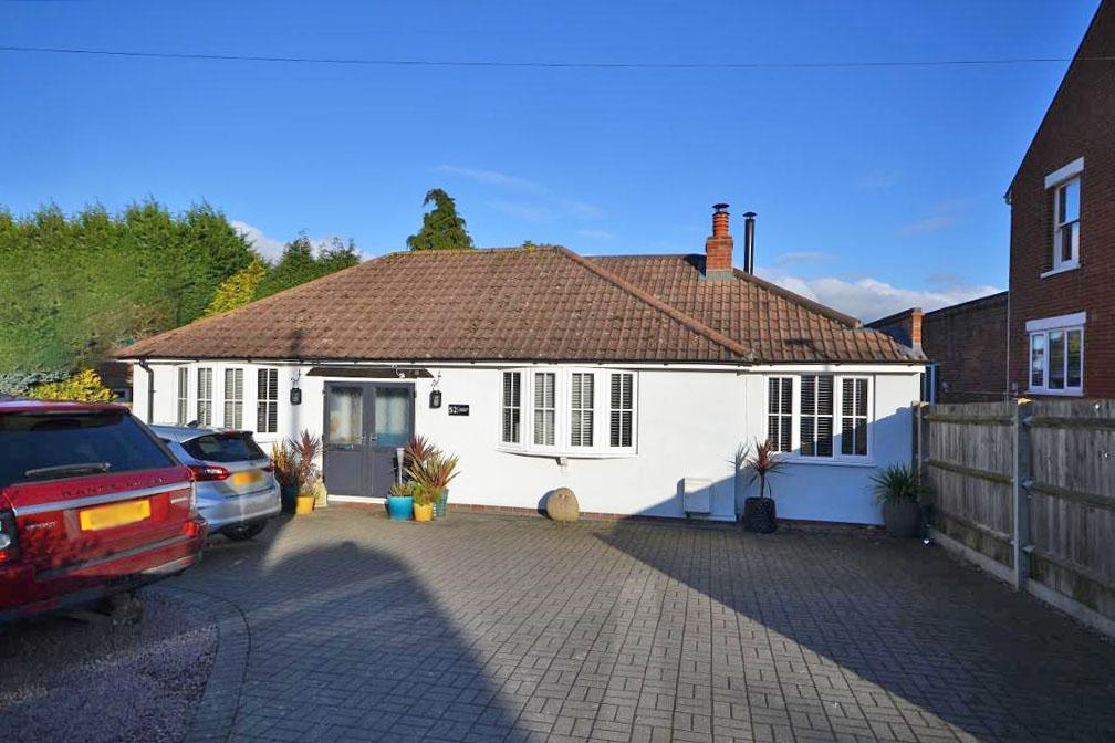 Theydon Avenue, Woburn Sands, Milton Keynes, Buckinghamshire, MK17 8PR