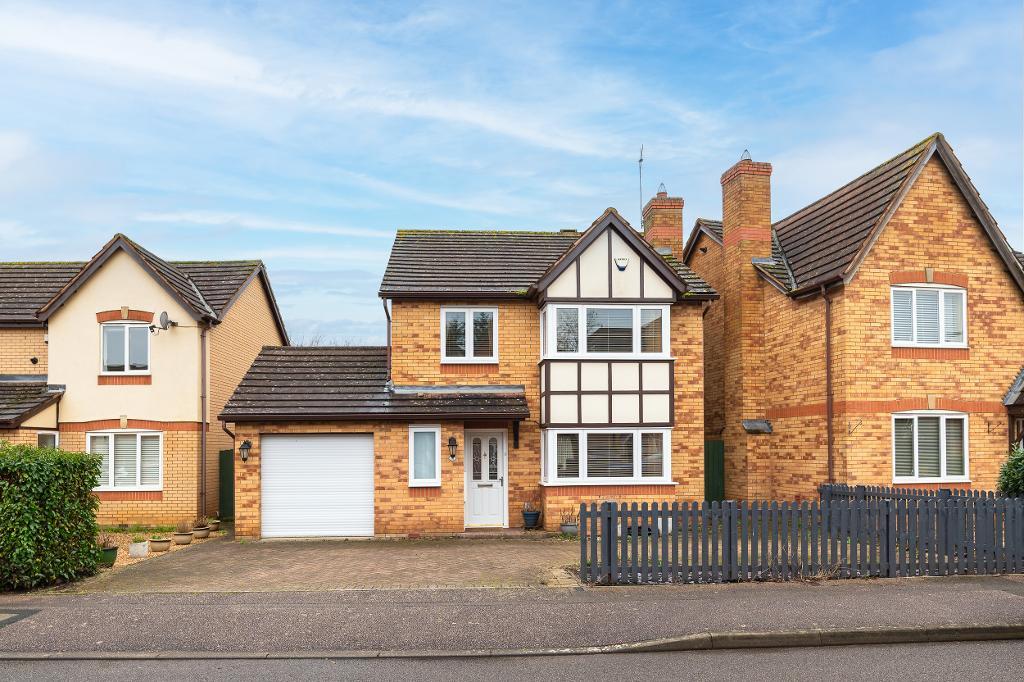 4  Bed Detached Property to Rent in Newport Pagnell, MK16 8SN