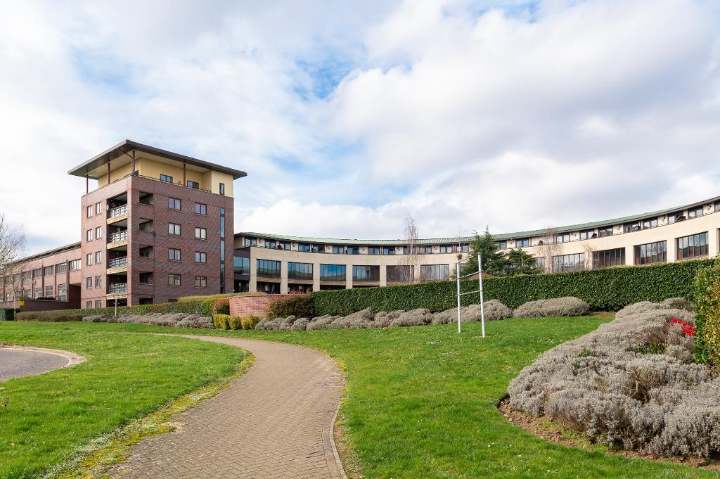 Huntley Crescent, Campbell Park, Milton Keynes, Buckinghamshire, MK9 3FZ