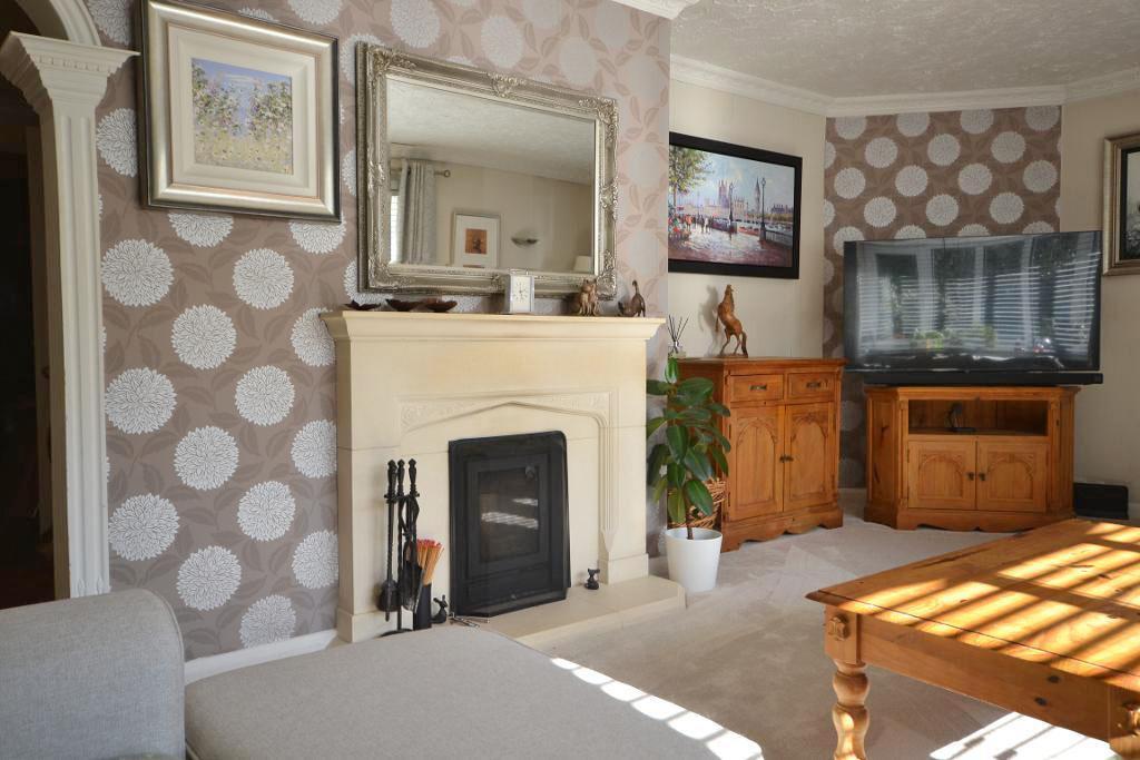 3 Bedroom Detached Bungalow for Sale in Milton Keynes, MK5 8AG