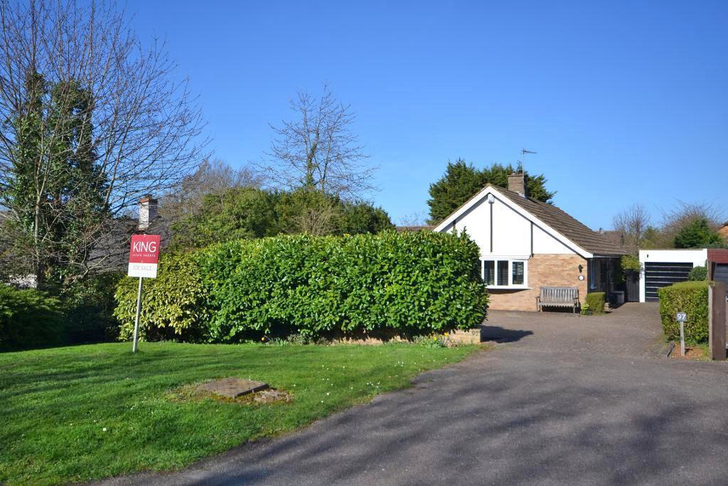 3 Bedroom Detached Bungalow for Sale in Milton Keynes, MK5 8AG
