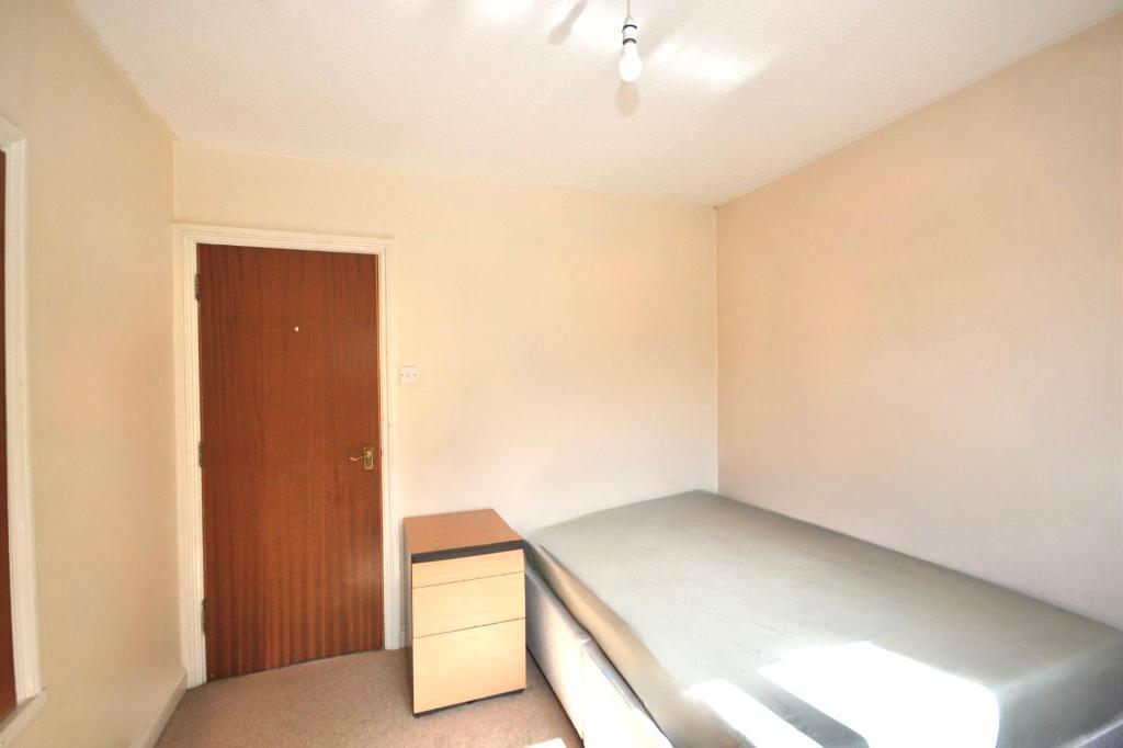 2 Bedroom Maisonette to Rent in Milton Keynes, MK13 8RE