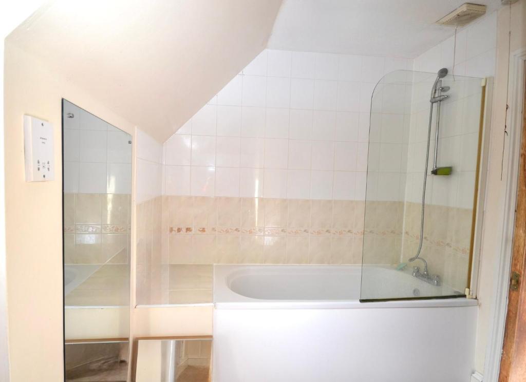 2 Bedroom Maisonette to Rent in Milton Keynes, MK13 8RE