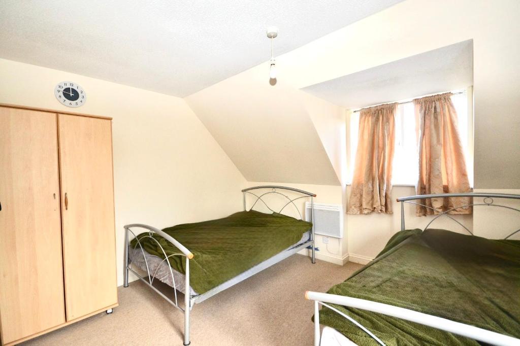 2 Bedroom Maisonette to Rent in Milton Keynes, MK13 8RE