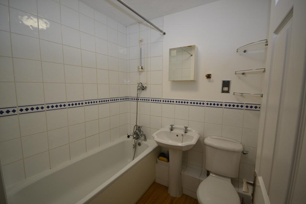 2 Bedroom Terraced for Sale in Milton Keynes, MK4 3AJ