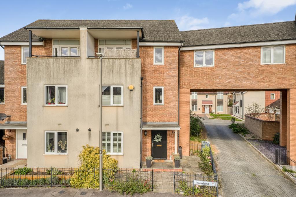 5 Bedroom Link Semi-Detached for Sale in Milton Keynes, MK10 7AL