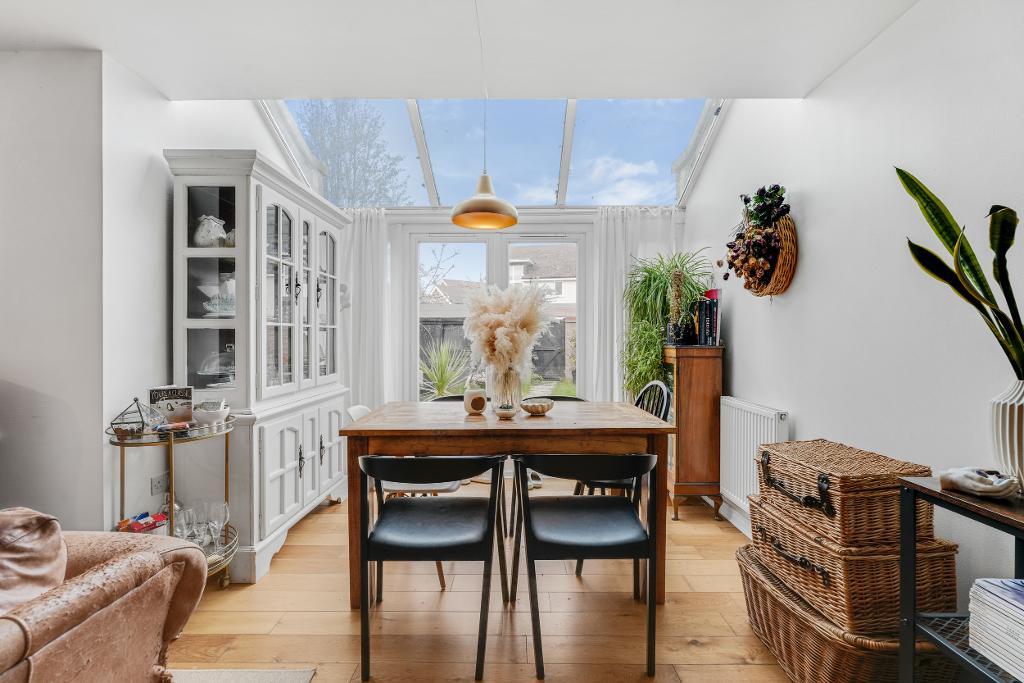 5 Bedroom Link Semi-Detached for Sale in Milton Keynes, MK10 7AL