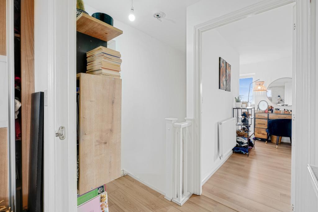 5 Bedroom Link Semi-Detached for Sale in Milton Keynes, MK10 7AL