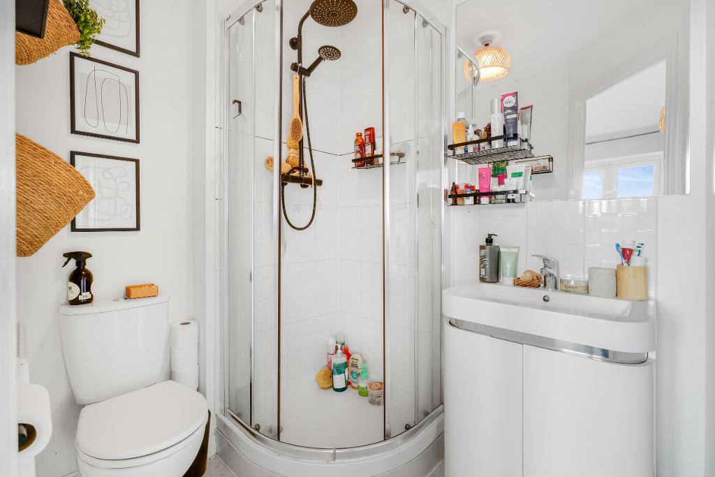 5 Bedroom Link Semi-Detached for Sale in Milton Keynes, MK10 7AL