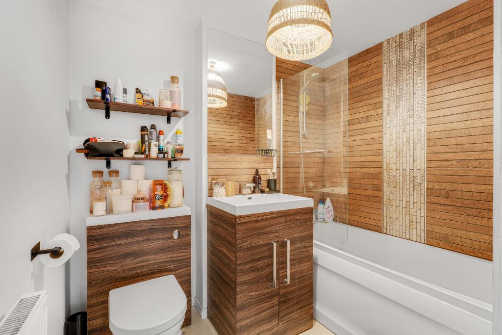 5 Bedroom Link Semi-Detached for Sale in Milton Keynes, MK10 7AL