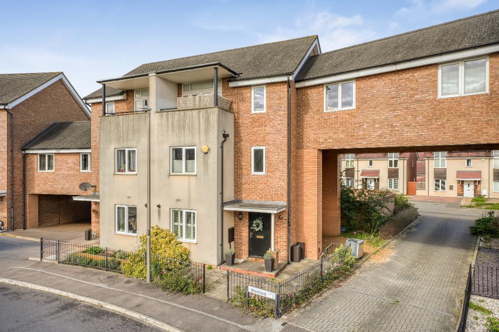 5 Bedroom Link Semi-Detached for Sale in Milton Keynes, MK10 7AL