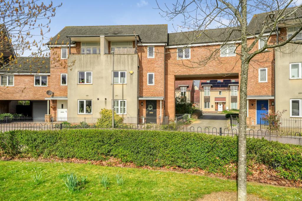 5 Bedroom Link Semi-Detached for Sale in Milton Keynes, MK10 7AL