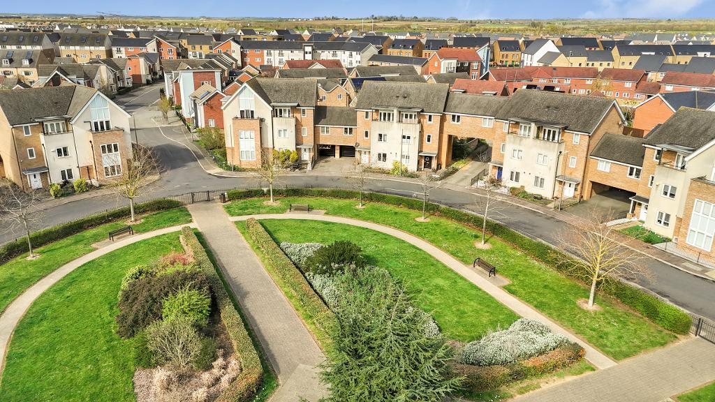 5 Bedroom Link Semi-Detached for Sale in Milton Keynes, MK10 7AL