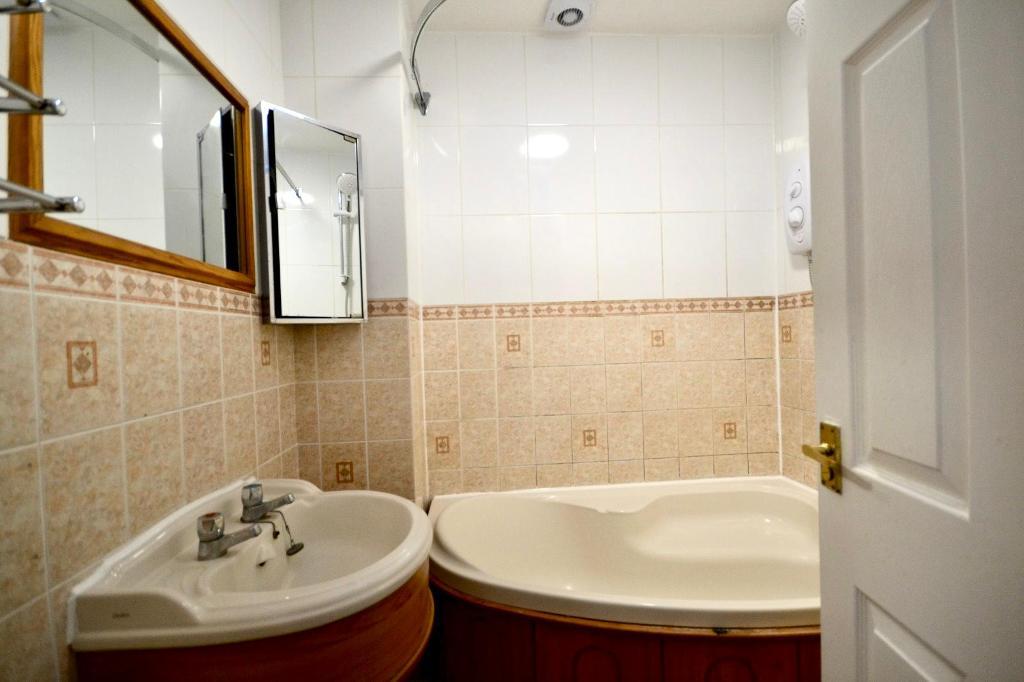 1 Bedroom Maisonette to Rent in Milton Keynes, MK2 2NF