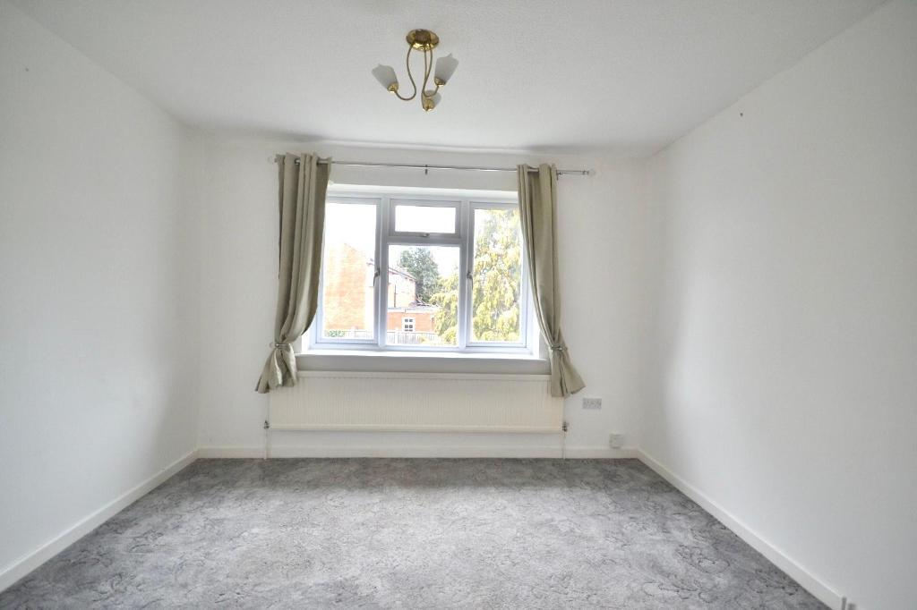 1 Bedroom Maisonette to Rent in Milton Keynes, MK2 2NF