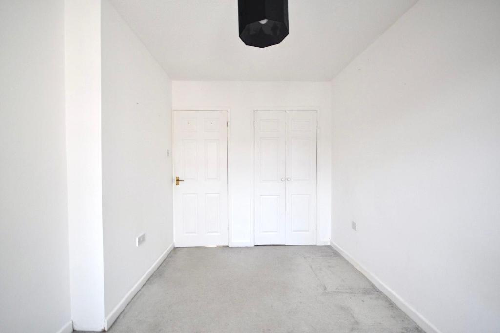 1 Bedroom Maisonette to Rent in Milton Keynes, MK2 2NF