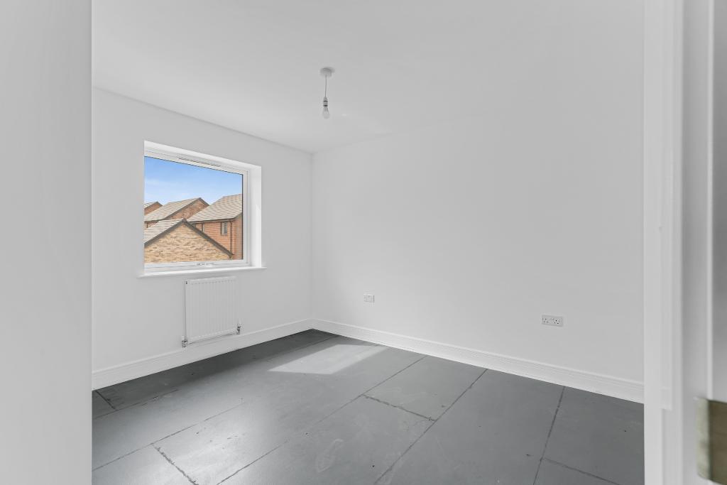 4 Bedroom Detached for Sale in Whitehouse Park, MK8 8AB