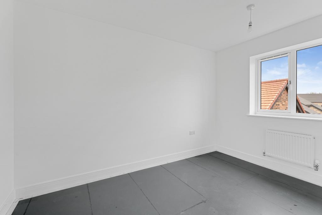 4 Bedroom Detached for Sale in Whitehouse Park, MK8 8AB