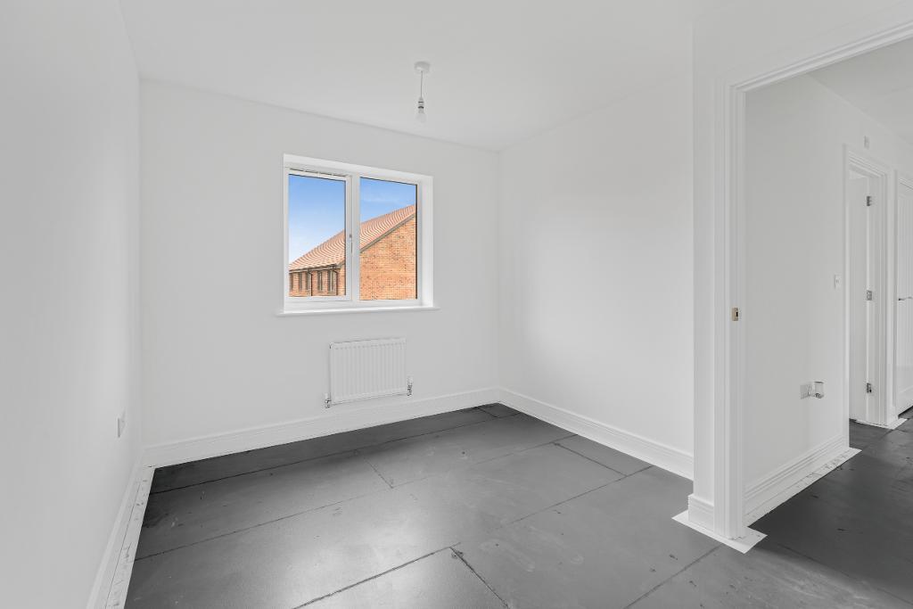 4 Bedroom Detached for Sale in Whitehouse Park, MK8 8AB