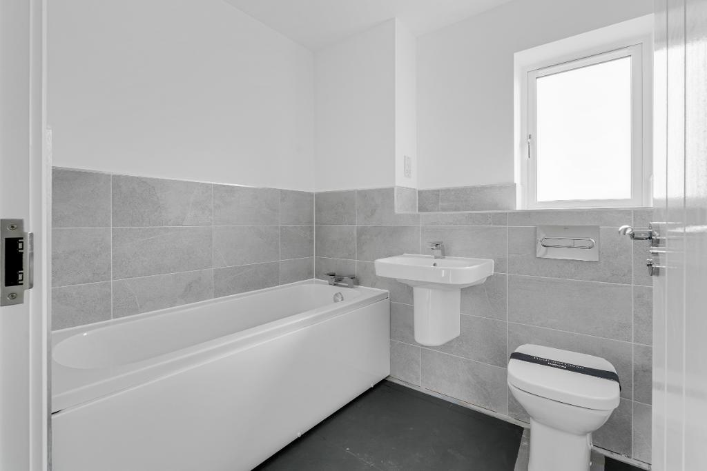 4 Bedroom Detached for Sale in Whitehouse Park, MK8 8AB