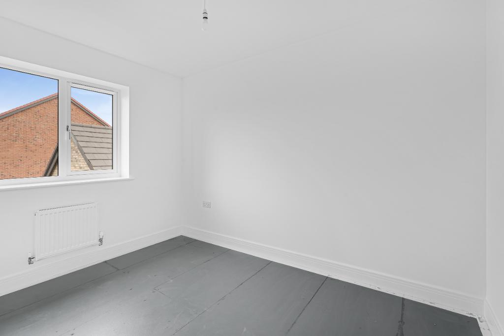 4 Bedroom Detached for Sale in Whitehouse Park, MK8 8AB