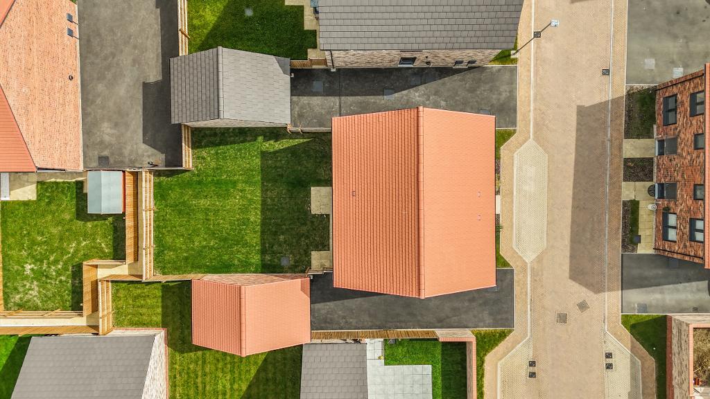 4 Bedroom Detached for Sale in Whitehouse Park, MK8 8AB