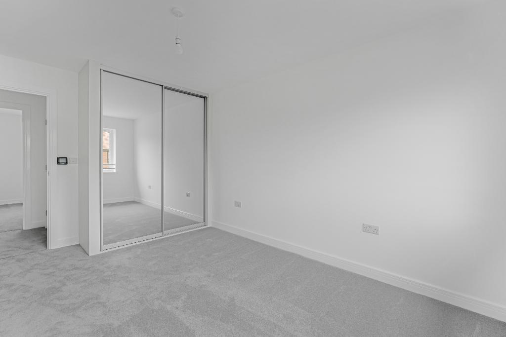 4 Bedroom Semi-Detached for Sale in Milton Keynes, MK8 8BS