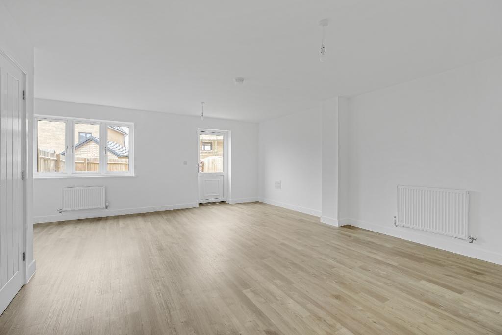 4 Bedroom Semi-Detached for Sale in Milton Keynes, MK8 8BS