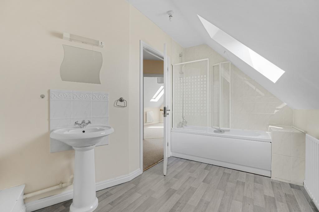 4 Bedroom Terraced for Sale in Milton Keynes, MK5 7HG